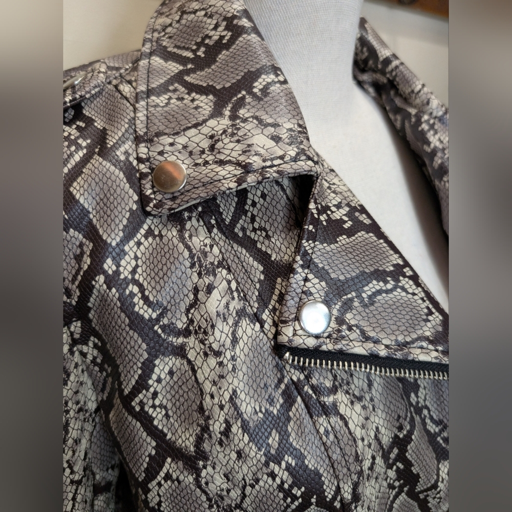 Coffee Shop Faux Leather Zippered Moto Jacket Python - Picture 5 of 16